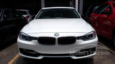 2015 BMW 320i Sport warna Hitam dan Putih) - Ready Stock