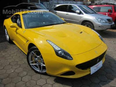 2015 Ferrari California Turbo 3,8 kuning