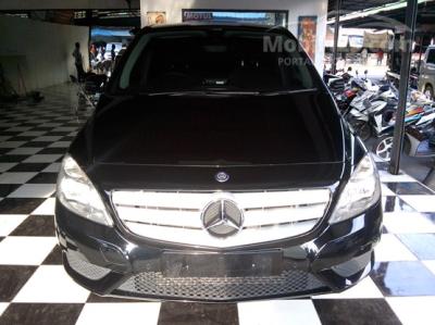2015 - Mercedes-Benz B200