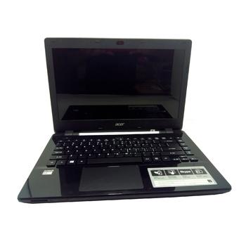 Acer E5 421-242L - 500 GB - AMD E2-6110 - 14" - Hitam  