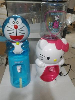Dispenser air Hello kitty/ doraemon