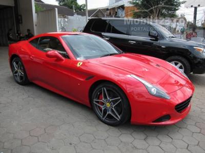 Ferrari California T Convertible Red 2015