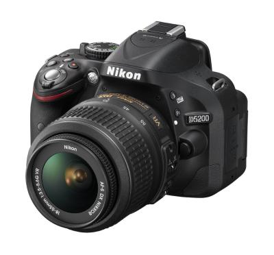 Nikon D5200 Kit (18-55mm VR II) Black