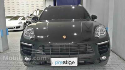 Porsche Macan Black on Black 2015