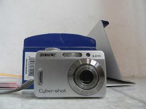 Sony Cybershot S500 6 Mega Pixel Digital Camera with 3x Optical Zoom