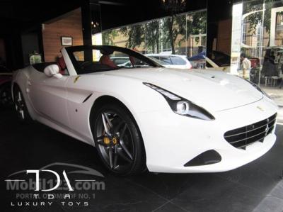 Brand NEW Ferrari California T Convertible White 2016