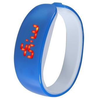 Womens Sports Dolphin Shape Digital Rubber Bracelet Watch Blue (Intl)  