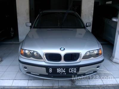 2002 - BMW 318i Sedan