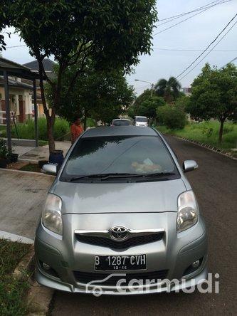 2010 Toyota Yaris S Limited