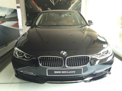 2015 BMW 320i Luxury