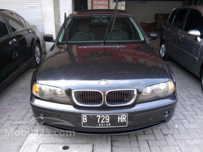 BMW 318i tahun 2002