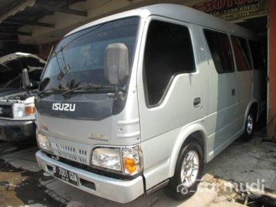 Isuzu Elf Micro Bus 2012