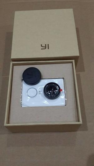 [White] Xiaomi YI Action Camera Basic Edition