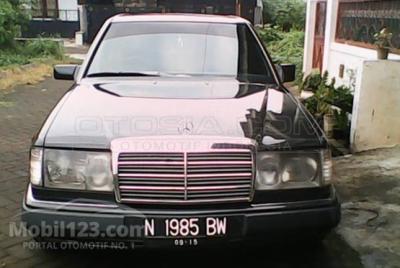 1991 Mercedes-Benz 300E