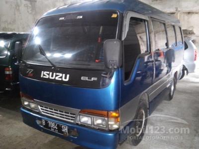 2004 - Isuzu Elf Minibus