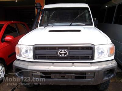 2012 - Toyota Land Cruiser LC70 SUV Offroad 4WD