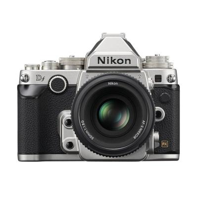 Nikon DF with AF-S NIKKOR 50mm f/1.8G Silver Kamera DSLR