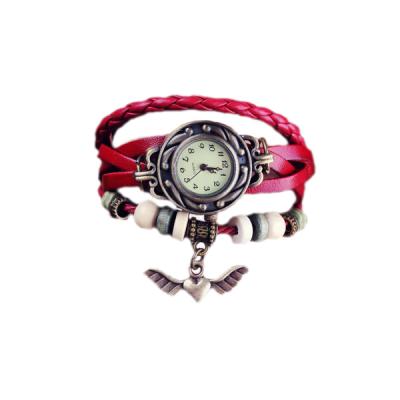 HET Retro Leather Bracelet Watch Female Form(Red)